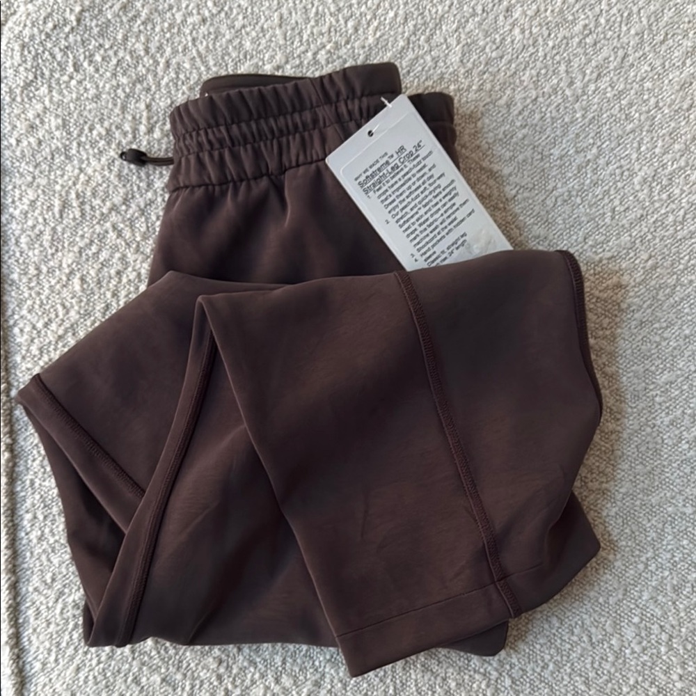 Lululemon Softstreme HR Crops 4 NWT